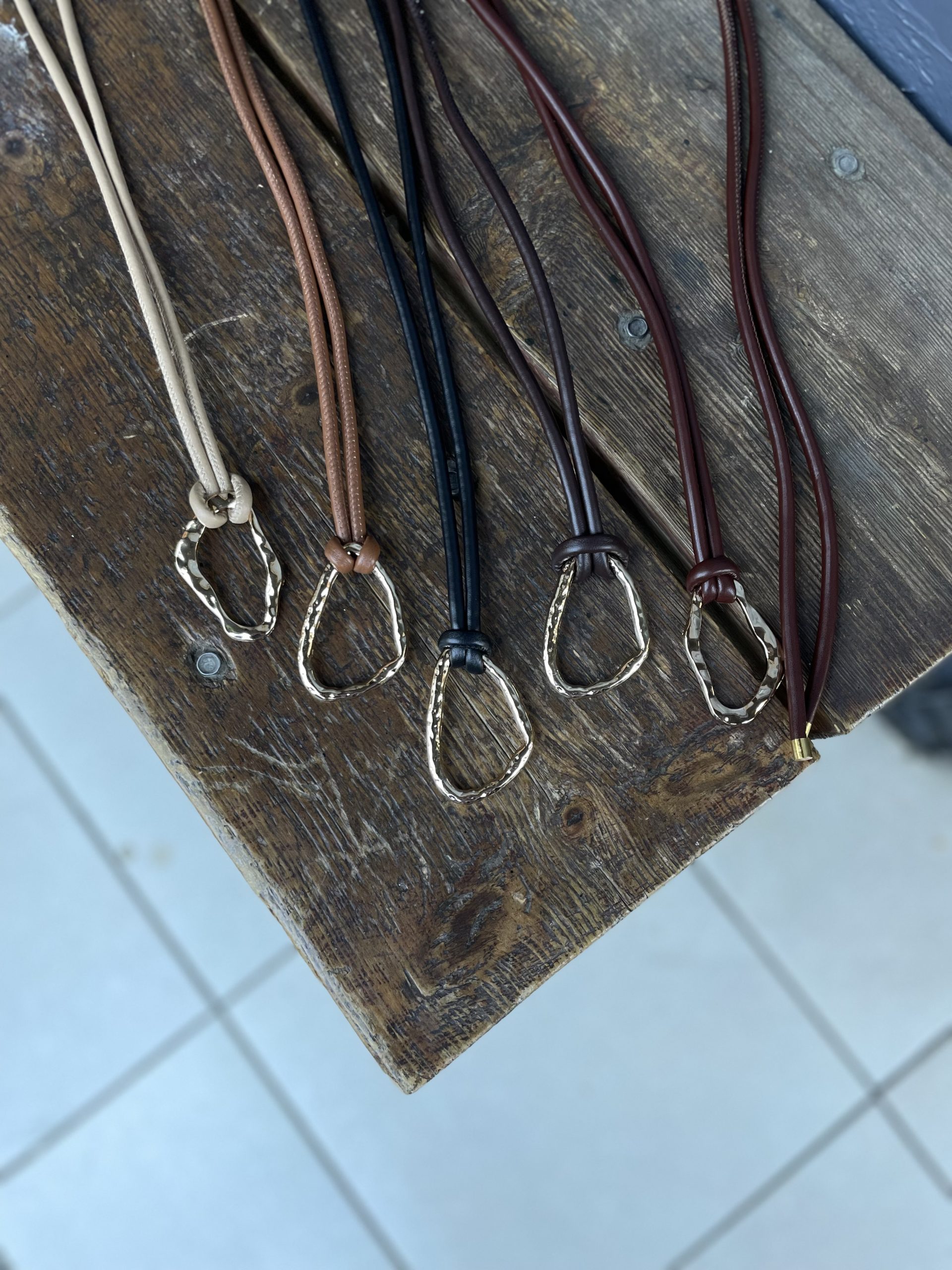 کمربند گره ای سگک دفرمه چرم