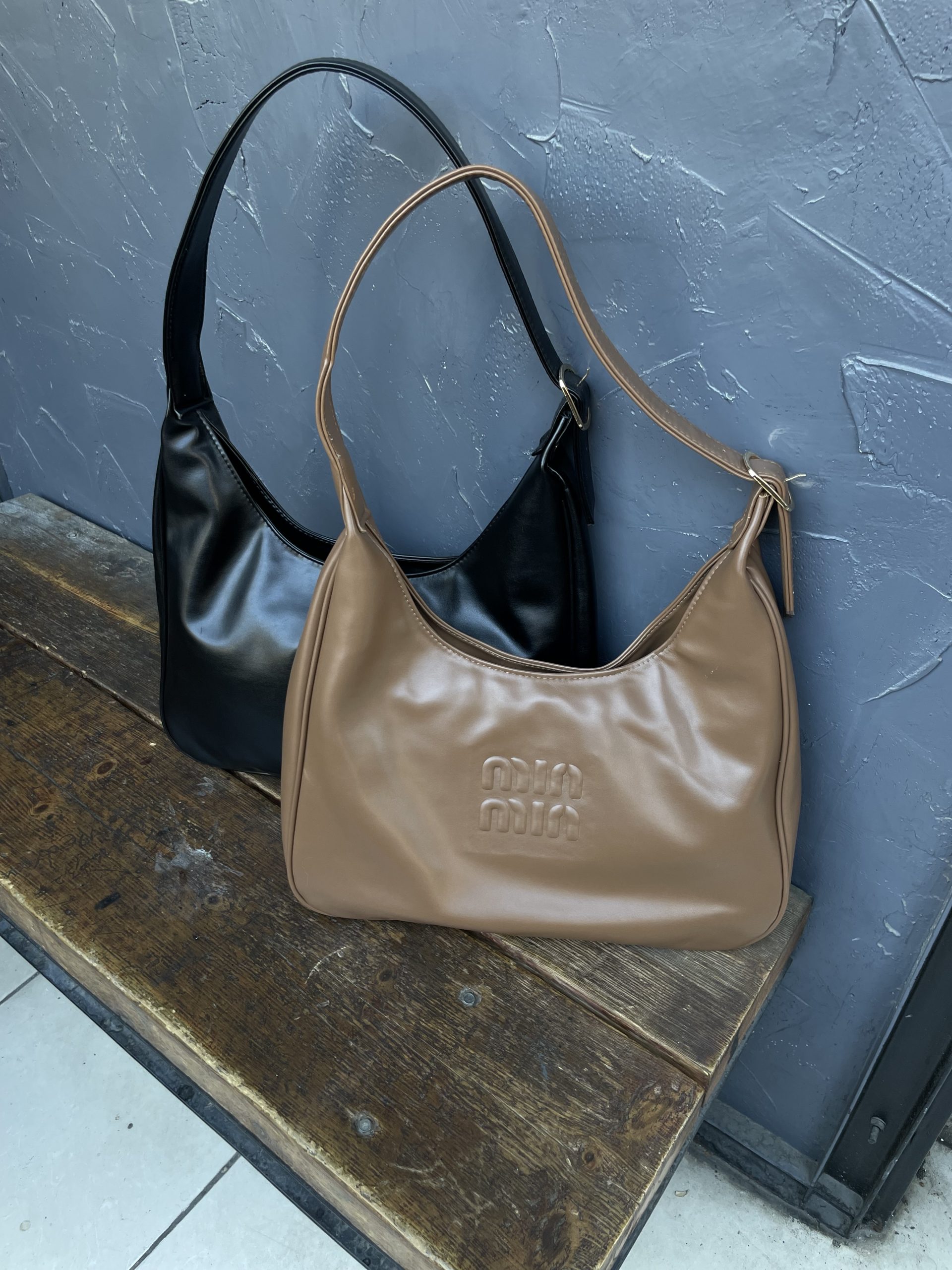 کیف دوشی چرمی میومیو