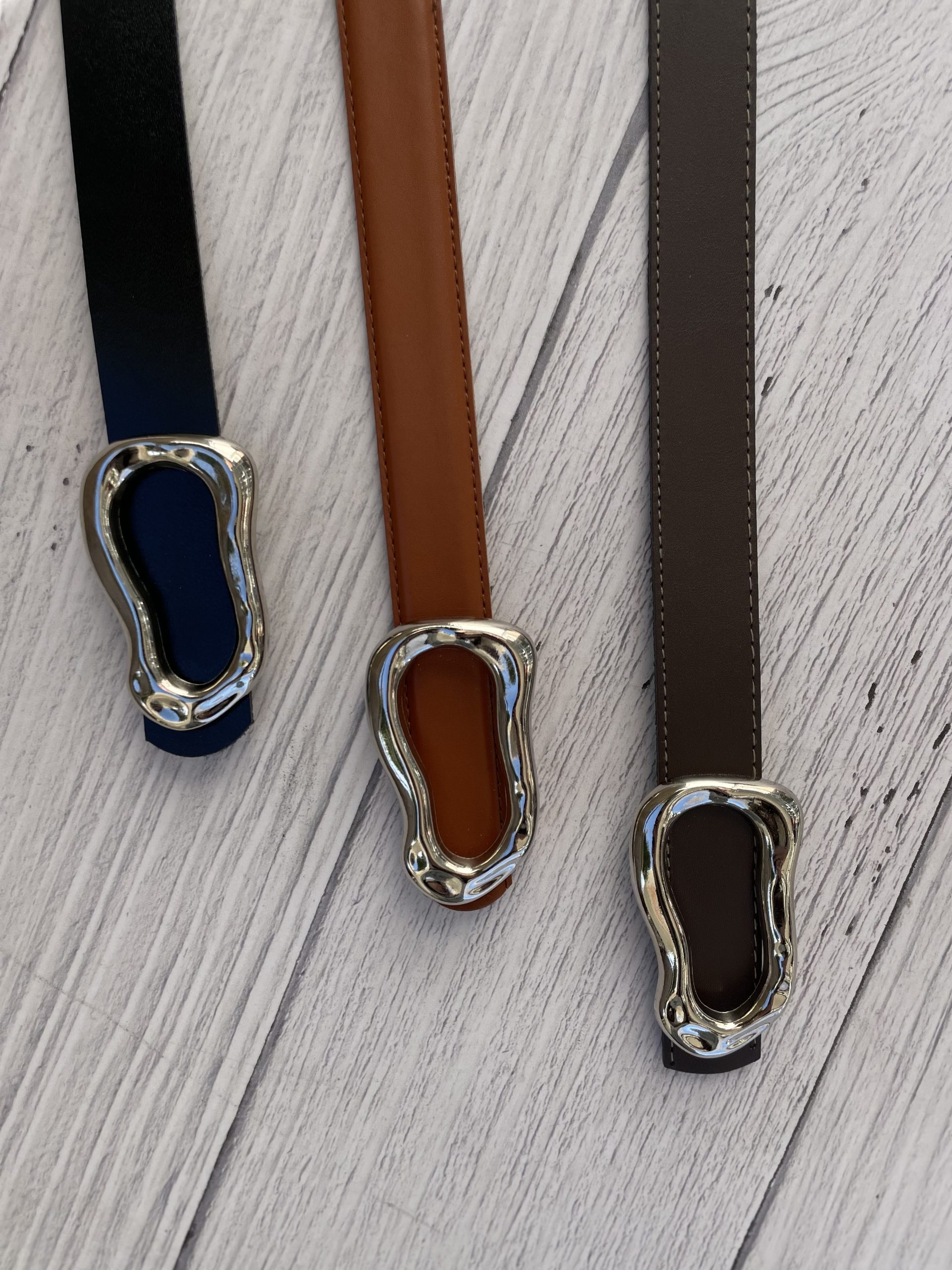 کمربند دفرمه سگک نقره ای