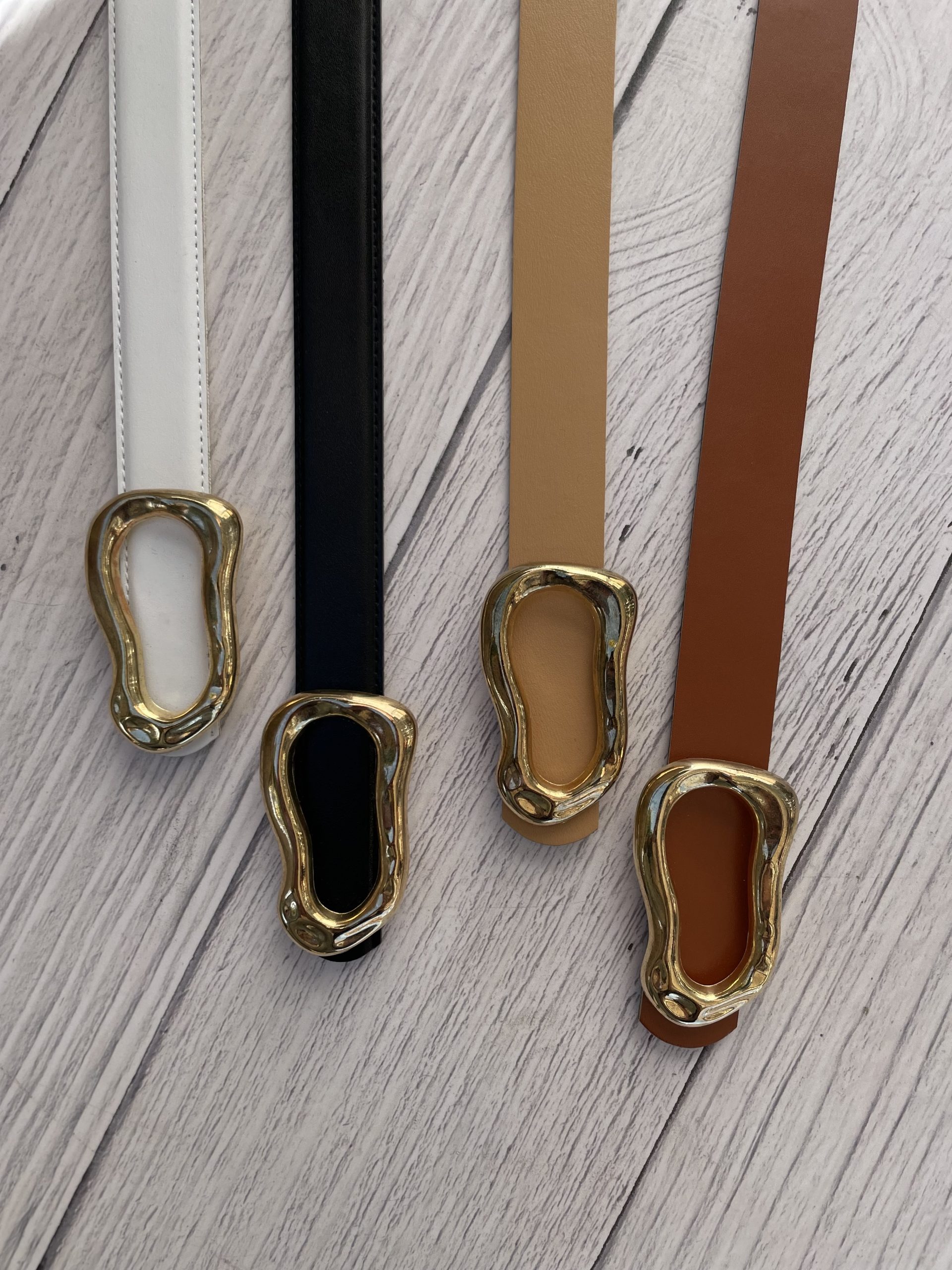 کمربند دفرمه چرمی سگک طلایی